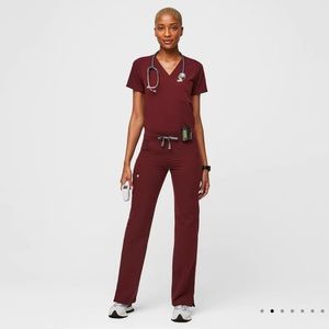 Figs Burgundy *like new* Livingston and Kade Cargo Scrubs
